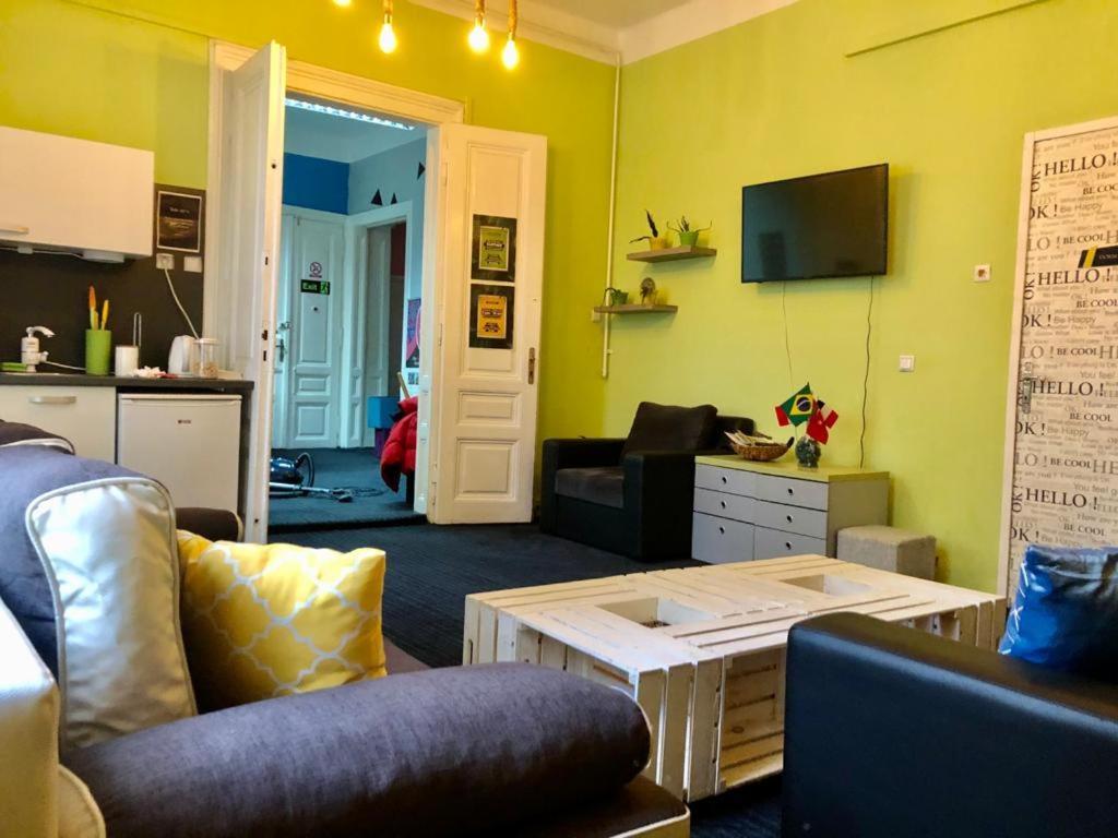 Spacious Tuzlaks Apartments Sarajevo Ferhadija Eksteriør bilde