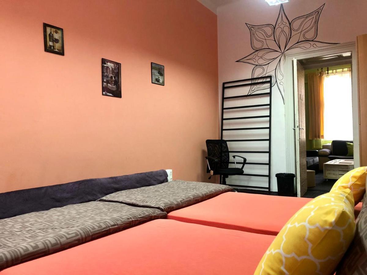 Spacious Tuzlaks Apartments Sarajevo Ferhadija Eksteriør bilde