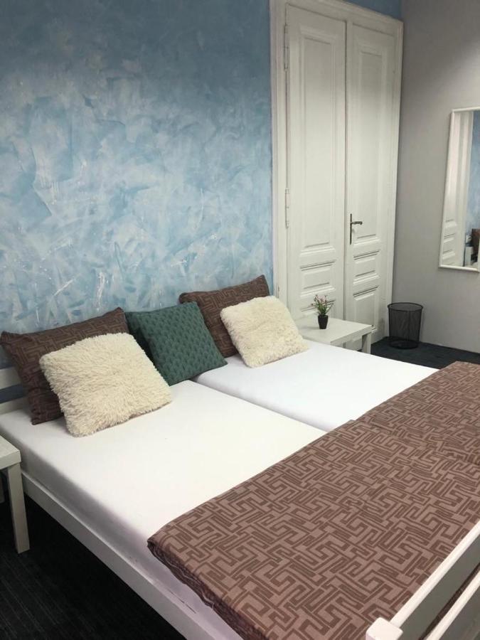 Spacious Tuzlaks Apartments Sarajevo Ferhadija Eksteriør bilde