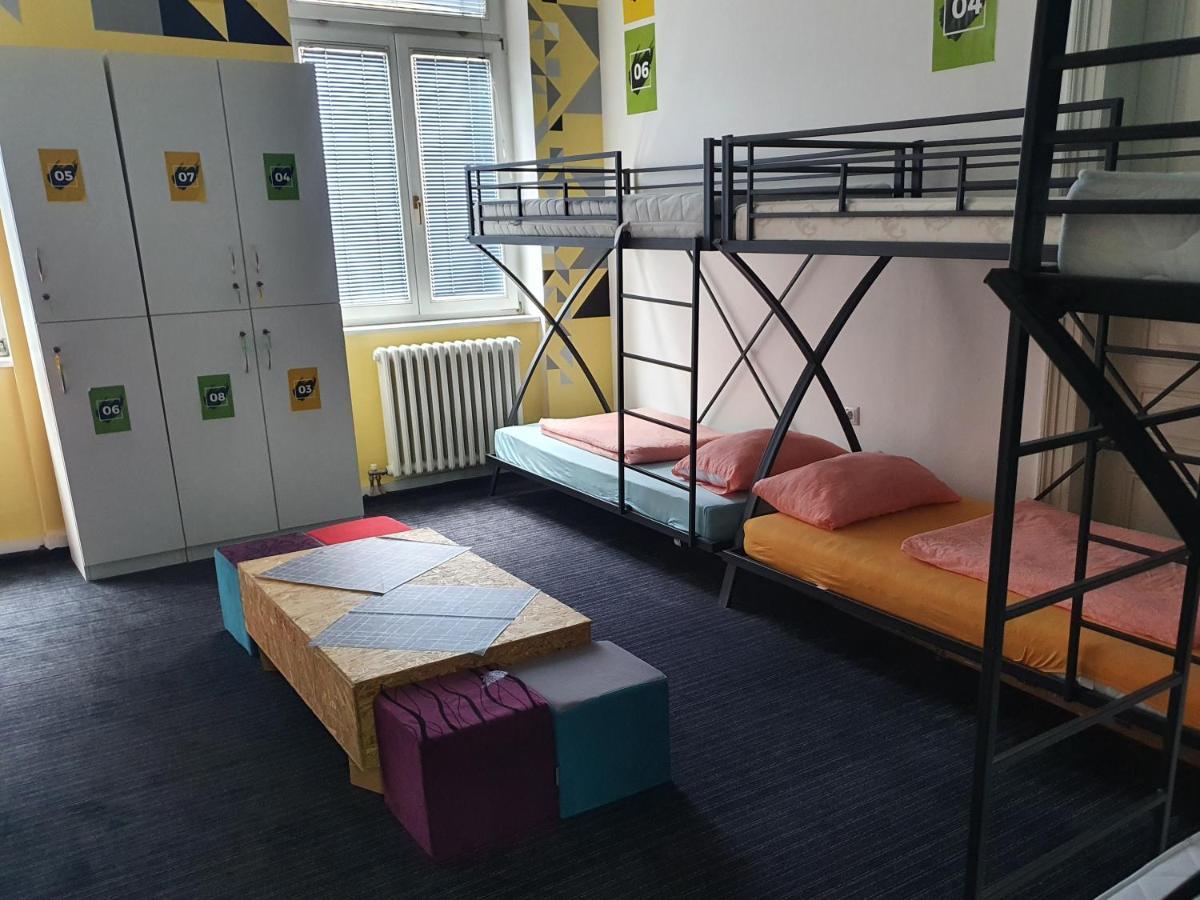 Spacious Tuzlaks Apartments Sarajevo Ferhadija Eksteriør bilde