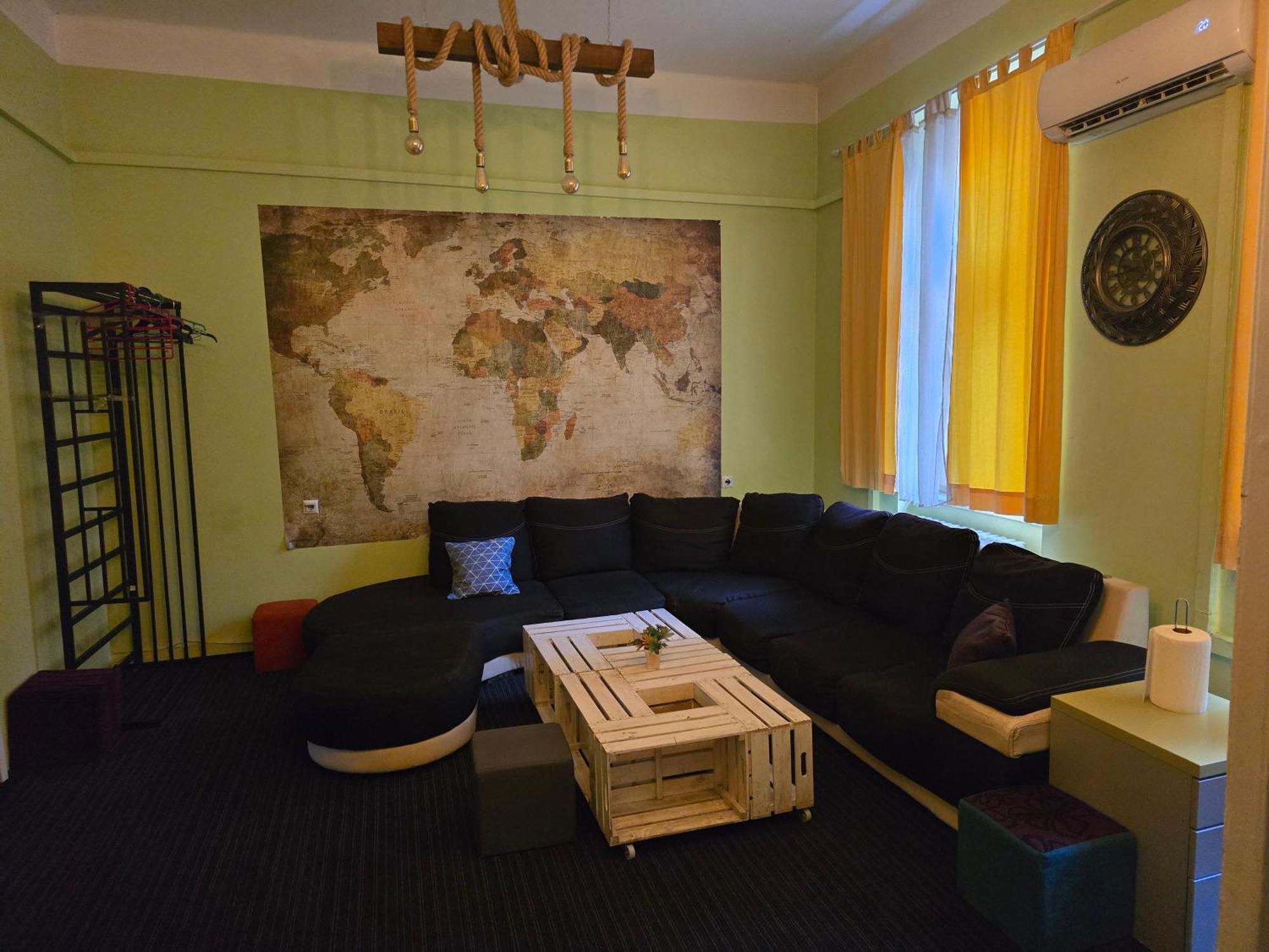 Spacious Tuzlaks Apartments Sarajevo Ferhadija Eksteriør bilde